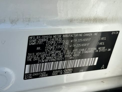 Used 2024 Toyota RAV4 XLE FWD image 34