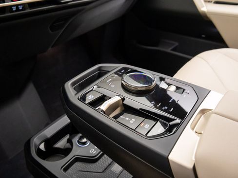 Used 2024 BMW iX xDrive50 w/ Premium Package image 13