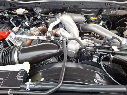 Used 2024 Ford F250 Lariat w/ Black Appearance Package image 27