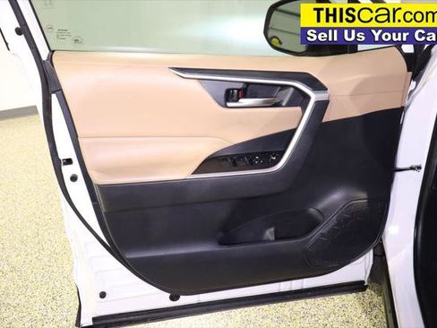 Used 2019 Toyota RAV4 XLE FWD image 34