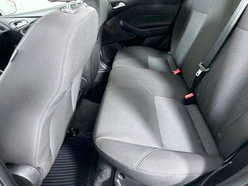 Used 2016 Ford Focus SE w/ SE Power Seat Package FWD image 18