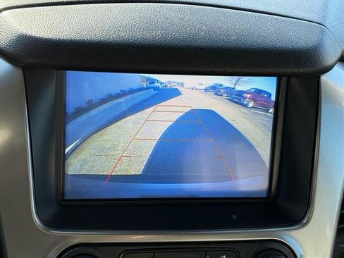 Used 2019 Chevrolet Suburban LT image 18