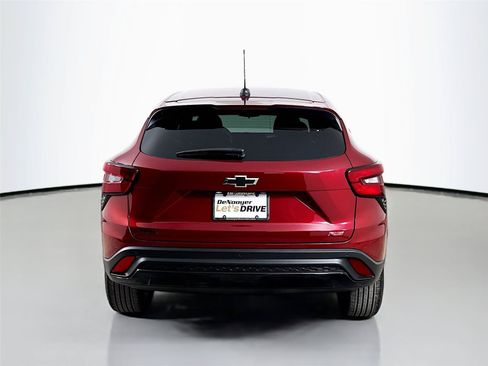 Used 2025 Chevrolet Trax RS w/ Driver Confidence Package FWD image 8