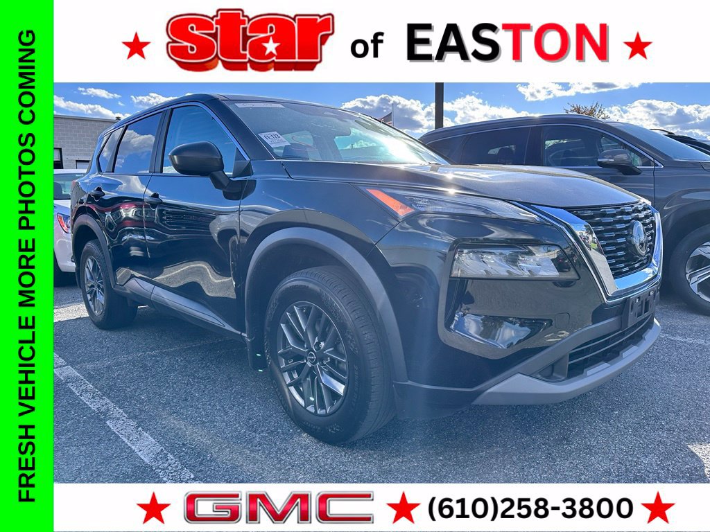 Used 2023 Nissan Rogue S AWD/4WD image 1