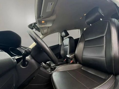 Used 2021 Volkswagen Tiguan SE AWD/4WD image 17