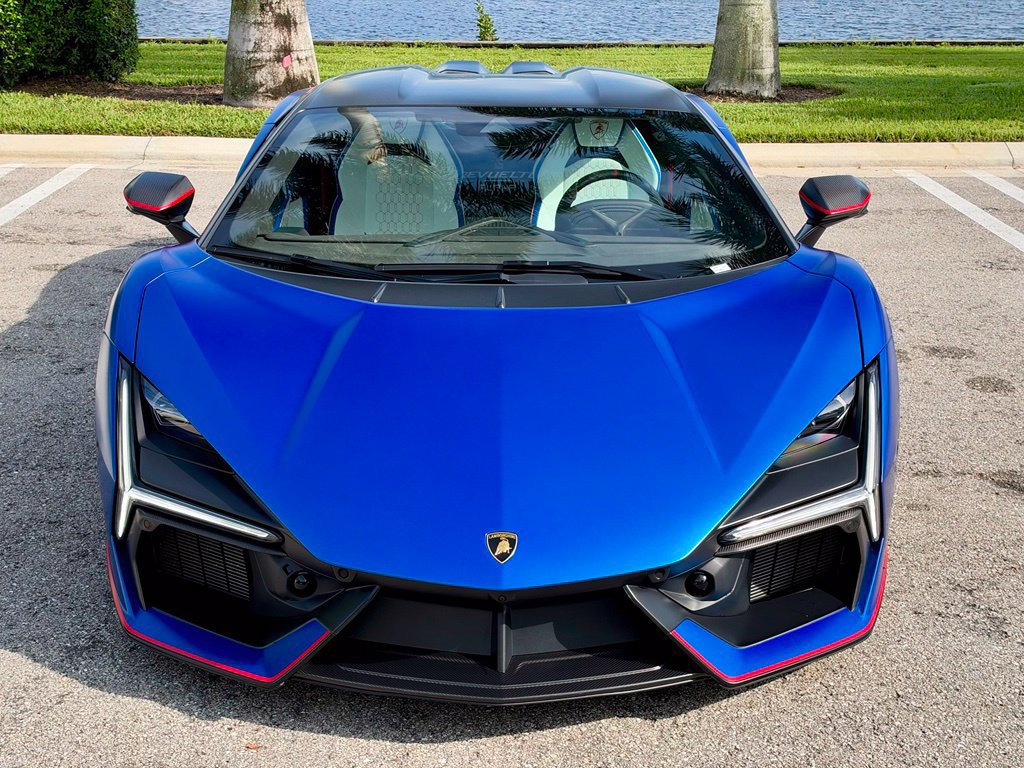 Used 2025 Lamborghini Revuelto AWD/4WD image 2