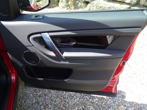 Used 2023 Land Rover Discovery Sport SE image 26