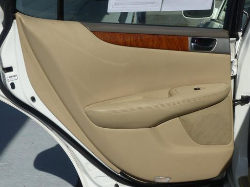 Used 2005 Lexus ES 330 image 11