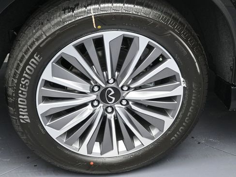 New 2026 INFINITI QX80 Luxe image 5