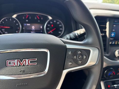 Used 2021 GMC Acadia SLE w/ Driver Convenience Package FWD image 32