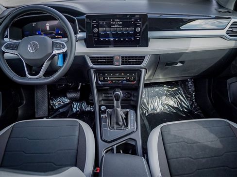 New 2026 Volkswagen Taos SE image 26