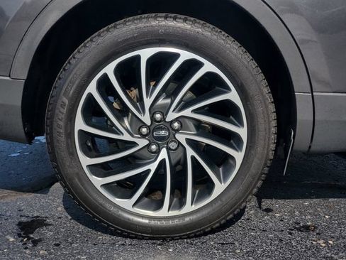 Certified 2019 Lincoln Nautilus Reserve AWD/4WD image 5