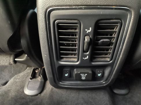 Used 2013 Jeep Grand Cherokee Limited w/ Advance Technology Group image 30