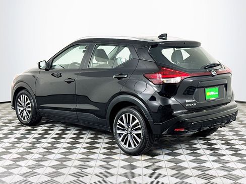 Used 2021 Nissan Kicks SV image 6