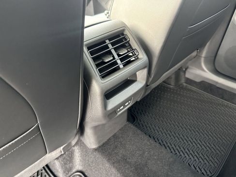 New 2026 Volkswagen Tiguan SE AWD/4WD image 27
