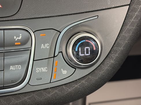 Used 2022 Chevrolet Malibu LT FWD image 24