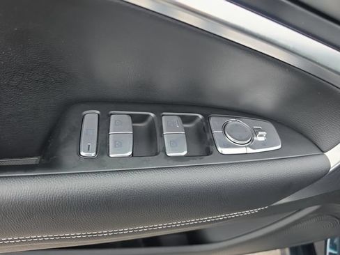Used 2025 Genesis G70 2.5T RWD image 16