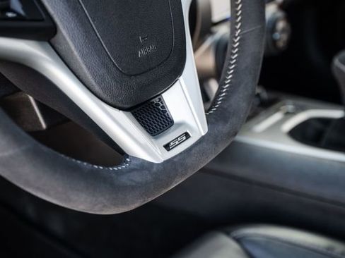 Used 2013 Chevrolet Camaro SS w/ SS Performance Package RWD image 23