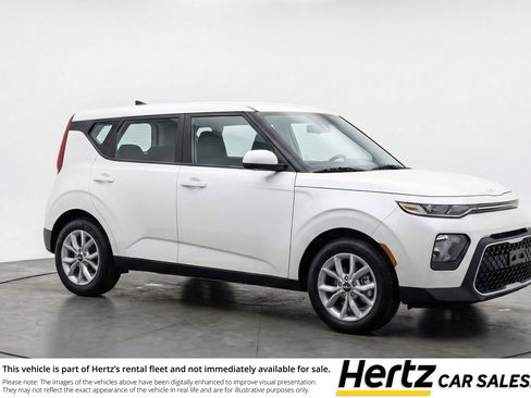 Used 2025 Kia Soul LX w/ LX Technology Package FWD image 1