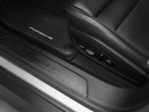 Certified 2023 Porsche Taycan image 29