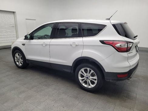 Used 2017 Ford Escape SE image 3