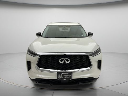 Used 2024 INFINITI QX60 Luxe AWD/4WD image 2