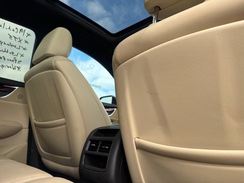 Used 2019 Cadillac XT5 Luxury w/ LPO, Radiant Package image 32