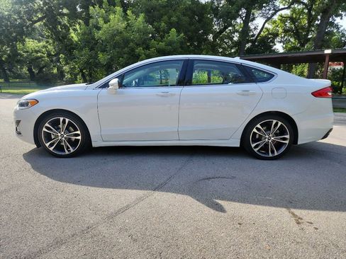 Used 2019 Ford Fusion Titanium image 4