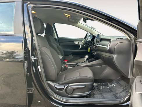 Used 2024 Kia Forte LXS image 10