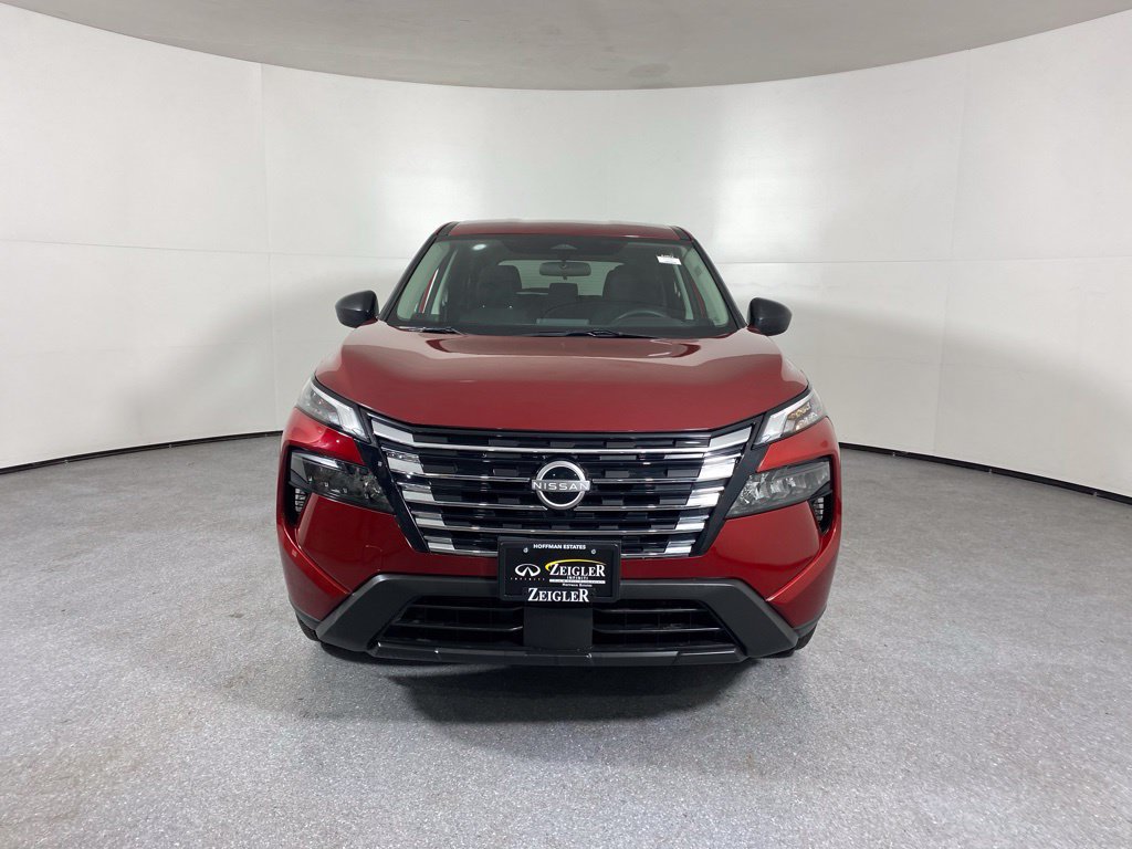 Used 2025 Nissan Rogue S AWD/4WD image 3