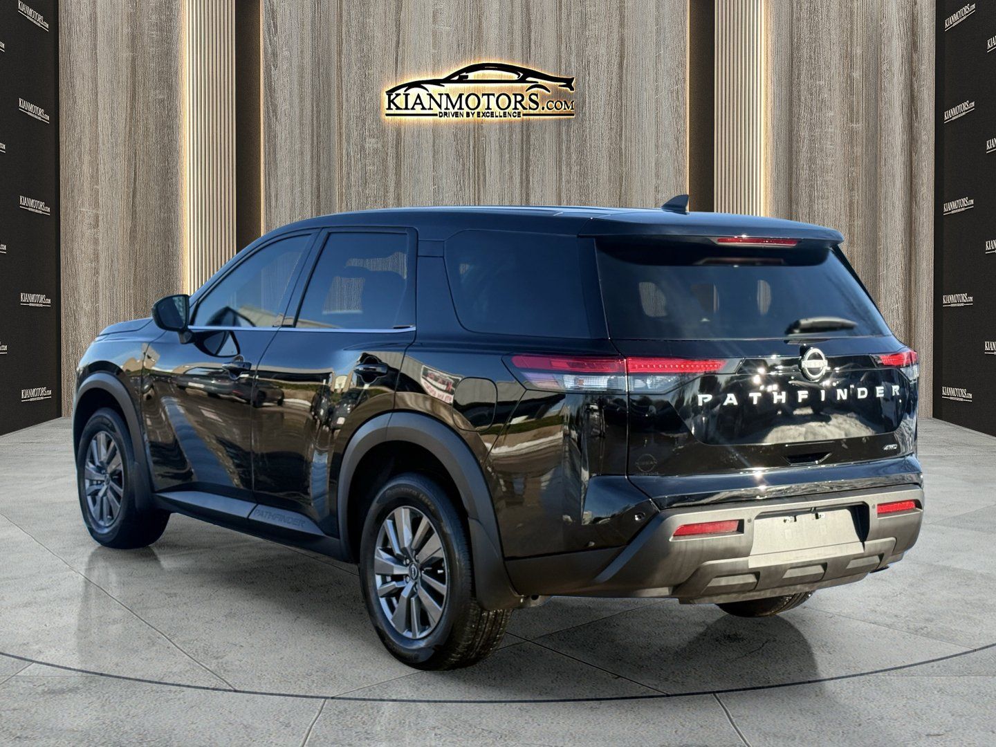 Used 2025 Nissan Pathfinder S AWD/4WD image 4