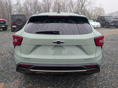 Used 2024 Chevrolet Trax ACTIV w/ Driver Confidence Package image 4