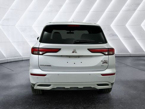 Used 2023 Mitsubishi Outlander SE image 5