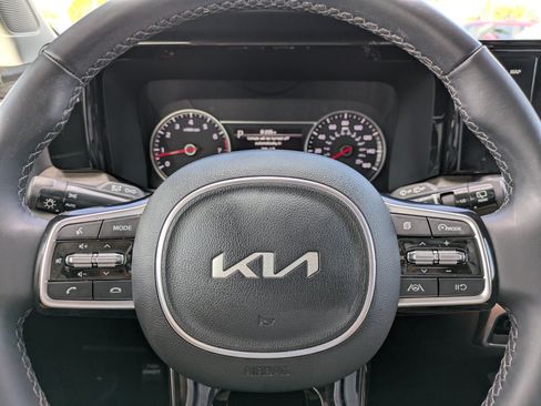 Certified 2023 Kia Sorento S w/ Panoramic Sunroof Package AWD/4WD image 22