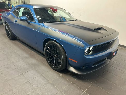 Used 2022 Dodge Challenger R/T Scat Pack w/ T/A Package RWD image 2