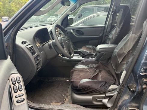 Used 2005 Ford Escape XLT AWD/4WD image 3