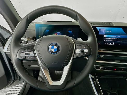 Used 2025 BMW X5 xDrive50e w/ Premium Package image 11