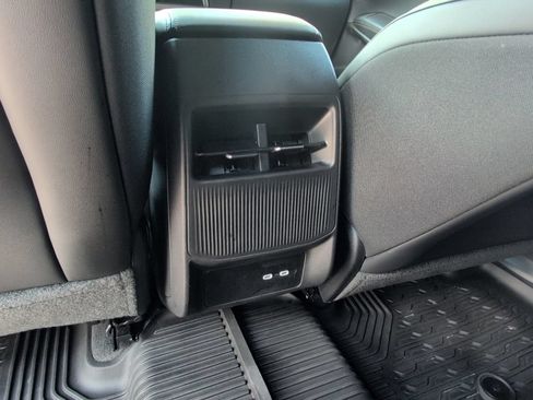 Used 2026 Jeep Cherokee Limited AWD/4WD image 16