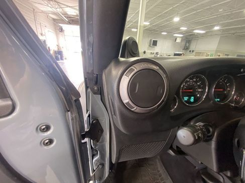 Used 2014 Jeep Wrangler Unlimited Sport AWD/4WD image 32