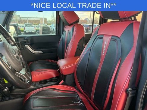 Used 2017 Jeep Wrangler Unlimited Sahara w/ Connectivity Group image 18