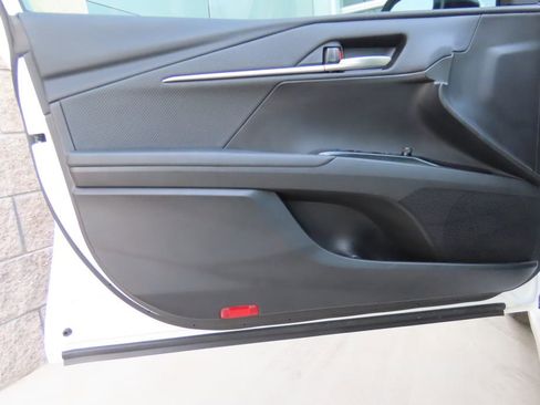 Used 2025 Toyota Camry SE image 23