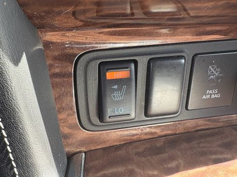 Used 2020 Nissan Armada SL image 23