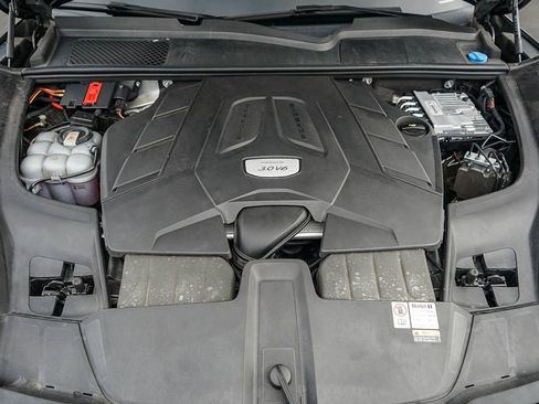 Used 2023 Porsche Cayenne Platinum Edition AWD/4WD image 30
