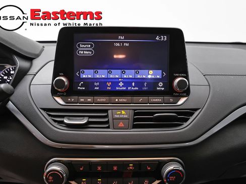 Used 2022 Nissan Altima 2.5 SV w/ SV Premium Package FWD image 12
