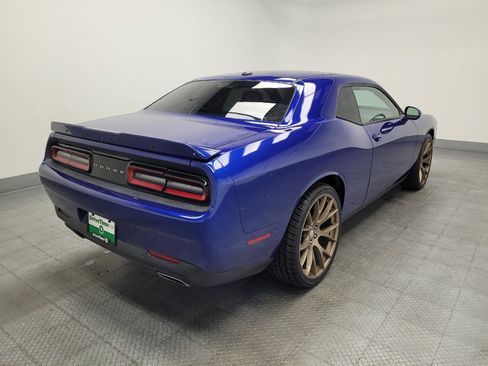 Used 2019 Dodge Challenger SXT RWD image 9