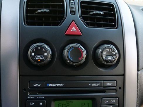 Used 2005 Pontiac GTO / 6.0L V8 / Leather Seats / LO image 11