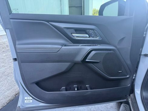 Used 2025 Chevrolet Silverado EV LT AWD/4WD image 24