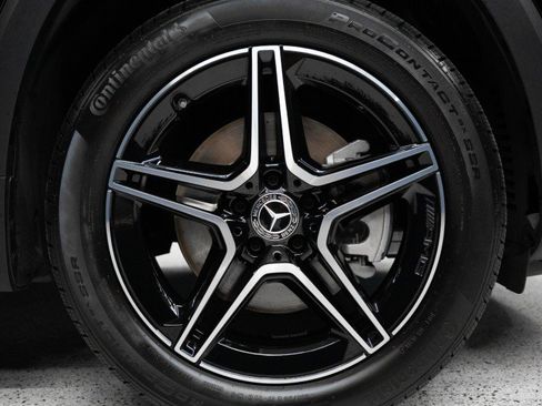 Used 2026 Mercedes-Benz GLB 250 4MATIC image 11