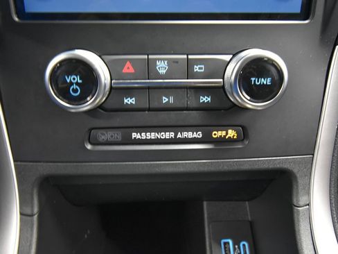 Used 2024 Ford Edge SE image 14