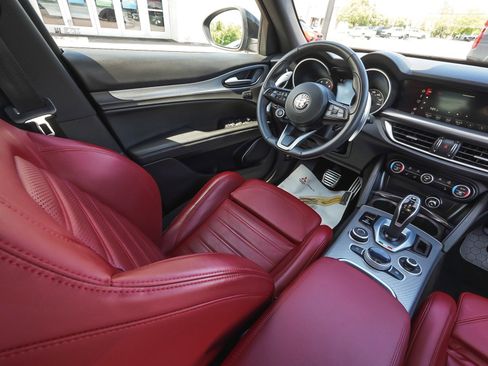 Used 2023 Alfa Romeo Stelvio Veloce AWD/4WD image 43